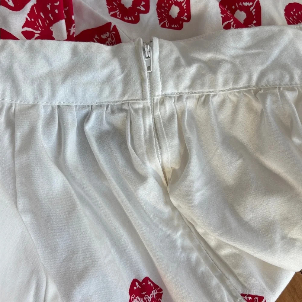 Betty Boop fun white